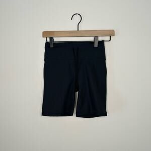 Women's Fabletics Ribbed Black Biker Shorts-Xsmall